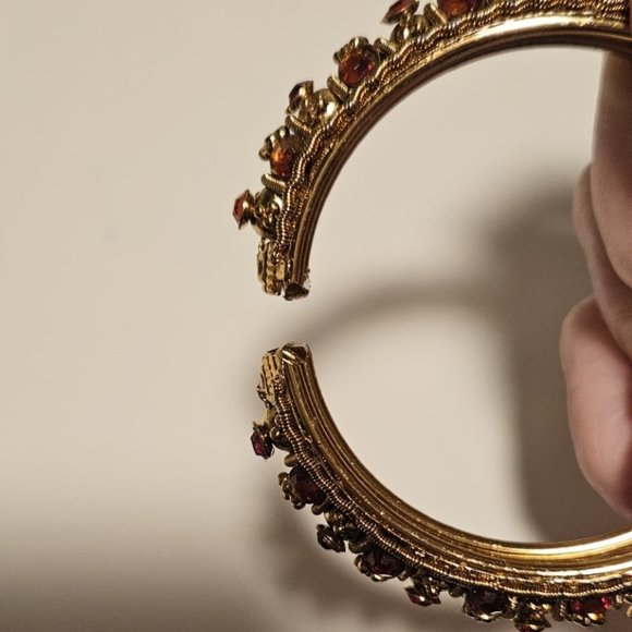 Stunning! Amber Colored Rhinestones Grape Vine Design Hinged Bracelet Gold Tone - Picture 3 of 3